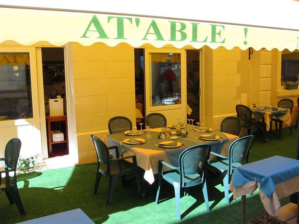 Logis Hotel Restaurant La Boule D'Or Chinon Buitenkant foto