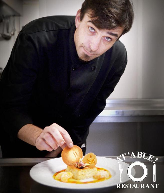 Logis Hotel Restaurant La Boule D'Or Chinon Buitenkant foto